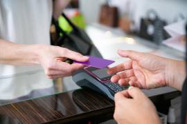 Condusef advierte sobre riesgos en el uso de tarjetas de crédito y débito sin NIP en México. Aprende cómo proteger tus transacciones.