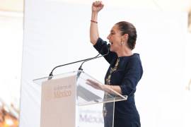 La última encuesta realizada por el diario El Financiero revela que si bien 7 de cada 10 mexicanos aprueban su gestión, este es un punto porcentual menor que el que consiguió en agosto.