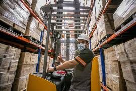 Se espera una mejora gradual del empleo formal, la cual seguiría siendo limitada mientras persistan bajos niveles de inversión productiva y una creación de empleo reducida. FOTO: