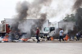 La Sección 22 negó que los maestros que se encontraban en el bloqueo carretero hayan sido quienes iniciaron la agresión como afirmó el edil de la Villa de Mitla.