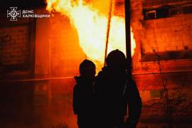 Lo anterior sucede mientras la ayuda militar europea para Kiev caía drásticamente y el presidente ucraniano, Volodymyr Zelenskyy, se preparaba para pedir misiles Tomahawk a Donald Trump. FOTO: AP.