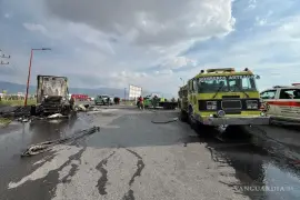 La alcaldesa Ana Karen Sánchez reconoció la labor de los bomberos de Arteaga durante el desayuno conmemorativo por el Día del Bombero.