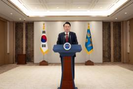 El presidente de Corea del Sur, Yoon Suk Yeol, dan una declaración pública en la oficina presidencial en Seúl, Corea del Sur. Yoel tras ser distituído será sometido a un juicio político tras decretar ley marcial.