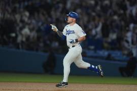 Dalton Rushing sigue encendido en la temporada, bateando, entre otros, un grand slam en el tercer partido de la serie ante los Mets de New York.