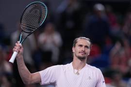 Alexander Zverev aprovechó su poderoso servicio para superar a Alex de Miñaur y regresar a las Semifinales del Masters 1000 de Shanghái.