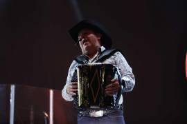 Fiesta. Los asistentes disfrutaron de una noche de música norteña, baile y recuerdos al ritmo de los éxitos de Grupo Pesado.
