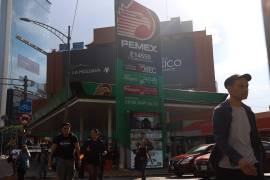 Pemex se mantiene como la empresa petrolera más endeudada del mundo y con una crisis financiera que lo convierte en un barril sin fondo.