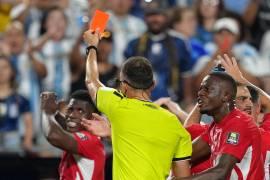 Breel Embolo fue expulsado en el Argentina vs Suiza tras una revisión del VAR por Mistaken Identity.