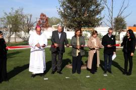 El obispo Hilario González, José María Fraustro Siller, su esposa Beatriz Dávila y el ingeniero Luis Arizpe Jiménez, entre otras personalidades, fueron los encargados de inaugurar el Jardín Sensorial.