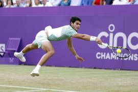 Carlos Alcaraz utiliza el Torneo de Queen’s Club como trampolín para su participación en Wimbledon.