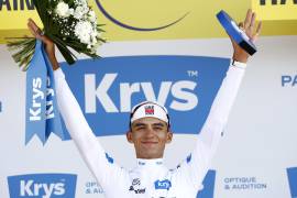Con cinco etapas por disputarse, Del Toro continúa en el tercer lugar de la clasificación general del Tour de Francia 2026.