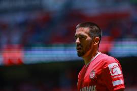 Fernando Navarro, quien jugó en varios equipos de la Liga MX como el Toluca, dejará una carrera de más de 400 partidos en la Primera División en México.