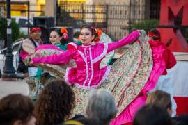 Con 44 años de trayectoria, el Ballet Folklórico UAdeC busca renovar su elenco y mantener su proyección cultural.