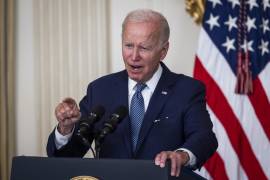 El presidente de los Estados Unidos, Joe Biden, habla antes de firmar la Ley de Reducción de la Inflación en el Comedor de Estado de la Casa Blanca en Washington, DC.