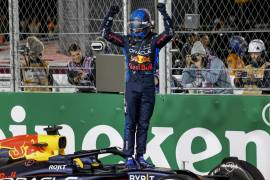 Max Verstappen se coronó campeón mundial de Fórmula 1 por cuarta vez consecutiva tras el Gran Premio de Las Vegas, asegurando su título con un quinto lugar.