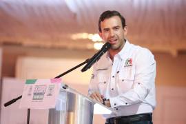 El senador Gabriel Elizondo Pérez cuestionó las iniciativas impulsadas por Morena a nivel nacional y estatal durante una entrevista en la clausura de la Convención Nacional Ganadera en Coahuila.