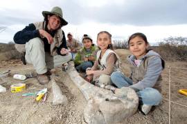 Los visitantes disfrutaron de la riqueza de la entidad en materia paleontológica.