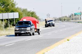 Con el incremento del cruce de mexicanos hacia sus lugares de origen por las festividades, los vehículos con placas extranjeras se convierten en el blanco de abusos.