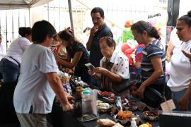 Cerca de mil participantes desarrollan conocimientos prácticos y artísticos con miras a mejorar su economía en el taller “Amor por aprender”.