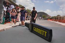 Los visitantes deberán pasar primero por una revisión de bultos, mochilas y bolsas de mano realizada por elementos de la Guardia Nacional