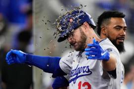 Max Muncy sumó un cuadrangular solitario en la séptima entrada, ampliando la ventaja angelina sobre Toronto.