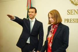 Gabriel Elizondo Pérez rindió protesta como senador de la República y aseguró que trabajará por el desarrollo de Coahuila.