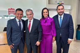 Carlos Villarreal asistió a la toma de protesta de Miguel Ángel Riquelme como alcalde de Torreón.