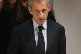 Un tribunal de París condenó a Nicolas Sarkozy a 5 años de prisión tras declararlo culpable de asociación delictiva en una presunta trama para financiar su campaña de 2007 con fondos de Libia.