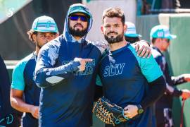 El entrenamiento incluyó ejercicios de corrido de bases y fundamentos defensivos por posición.