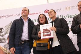 El gobernador Manolo Jiménez Salinas acompañó a la presidenta Claudia Sheinbaum durante su gira de trabajo por Coahuila