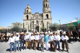 El gobernador destacó que estos eventos fortalecen la convivencia familiar, el turismo y la economía local.