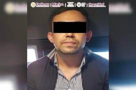 Cuando regresaba de un viaje en el Aeropuerto Internacional de la Ciudad de México (AICM), autoridades federales detuvieron a Óscar Antonio ‘N’, considerado principal operador financiero del CJNG.