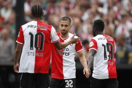 Una temporada llena de emociones para el Feyenoord llega a su fin en el fútbol neerlandés, desgraciadamente Santiago Giménez no formó parte de la celebración.