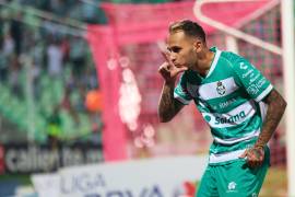 Fran Villalba sentenció desde el punto penal el 3-1 definitivo para Santos Laguna.