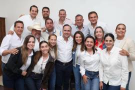 Jiménez señaló que son personas con las que ha hecho equipo por el bien de Coahuila.