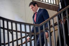 El secretario de Estado de Estados Unidos, Marco Rubio, llega al Capitolio, en Washington para una reunión a puerta cerrada para informar a los líderes del Congreso sobre la operación para capturar al presidente de Venezuela, Nicolás Maduro. FOTO: