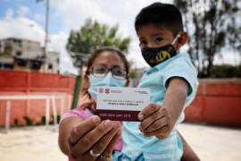Antes de enviar la solicitud, estudiantes deben contar con documentos y datos como la CURP certificada, la CCT y una cuenta Llave MX.