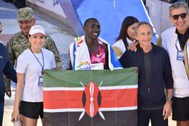 Tricio Haro (der.), calificó la competencia como una gran fiesta lagunera.