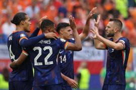 En su debut en la Eurocopa, la selección de Países Bajos se impuso por 2-1 a una resistente Polonia.