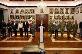 El fiscal general del Estado, Federico Fernández Montañez, acompañó al gobernador Manolo Jiménez Salinas durante la reunión de seguridad en Palacio de Gobierno.