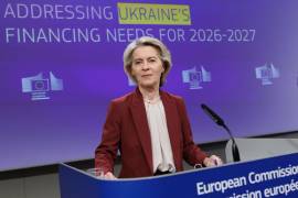 La presidenta de la Comisión Europea, Ursula von der Leyen, habla durante una conferencia de prensa sobre las necesidades de financiación de Ucrania para 2026-2027.