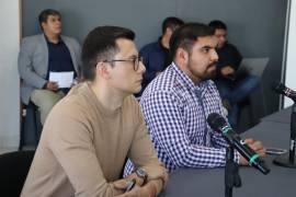 Óscar Rodríguez, presidente del Instituto Electoral de Coahuila (der.), encabezó la sesión extraordinaria virtual en la que el Consejo General aprobó los ajustes al calendario del Proceso Electoral Local.
