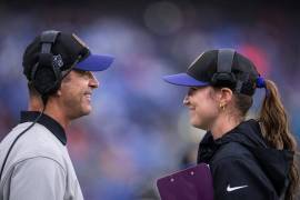 Megan Rosburg es la asistente del entrenador en jefe, John Harbaugh, al mando de los Ravens de Baltimore.