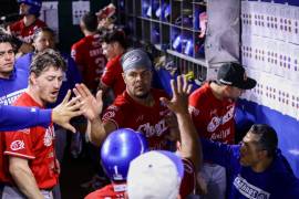 La novena jalisciense no tuvo temor ante los Tomateros y en extrainnings se impusieron para emparejar la Serie de México.