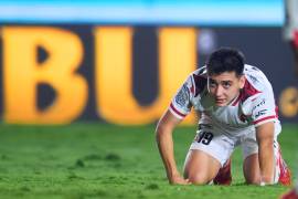 Debate encendido en la Liguilla: menor de edad Gilberto Mora y la polémica por jugar después de las 11 de la noche.