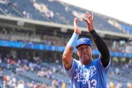 Salvador Pérez conectó su cuadrangular número 318 para convertirse en el máximo jonronero en la historia de los Reales de Kansas City, superando la marca de George Brett.