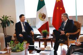 México y China mantienen una relación “cordial, amistosa y productiva” a pesar de la propuesta del gobierno mexicano de imponer un arancel del 50% a los automóviles ligeros provenientes del país asiático, aseguró el canciller Juan Ramón de la Fuente.