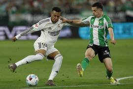 Álvaro Fidalgo fue titular con el Real Betis en el empate agónico ante Real Madrid en La Cartuja.