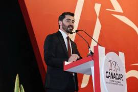 El saltillense es el nuevo presidente de la Cámara Nacional del Autotransporte de Carga.