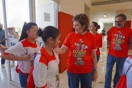 Selina Bremer de Cepeda encabezó el arranque de los Cursos de Verano 2026, que reunirán a cerca de mil niñas y niños en Torreón.